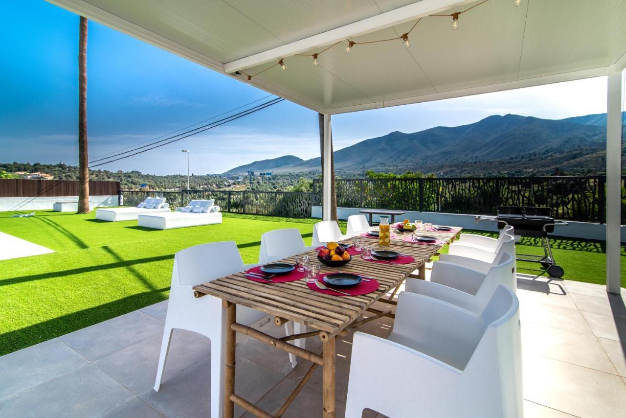 Palm Tree Villa - 5Bdr Paradise Pool / Chill Out Beds Torremolinos Esterno foto