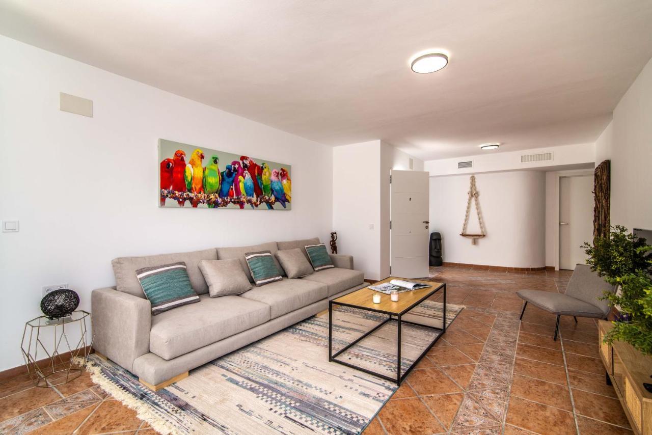 Palm Tree Villa - 5Bdr Paradise Pool / Chill Out Beds Torremolinos Esterno foto