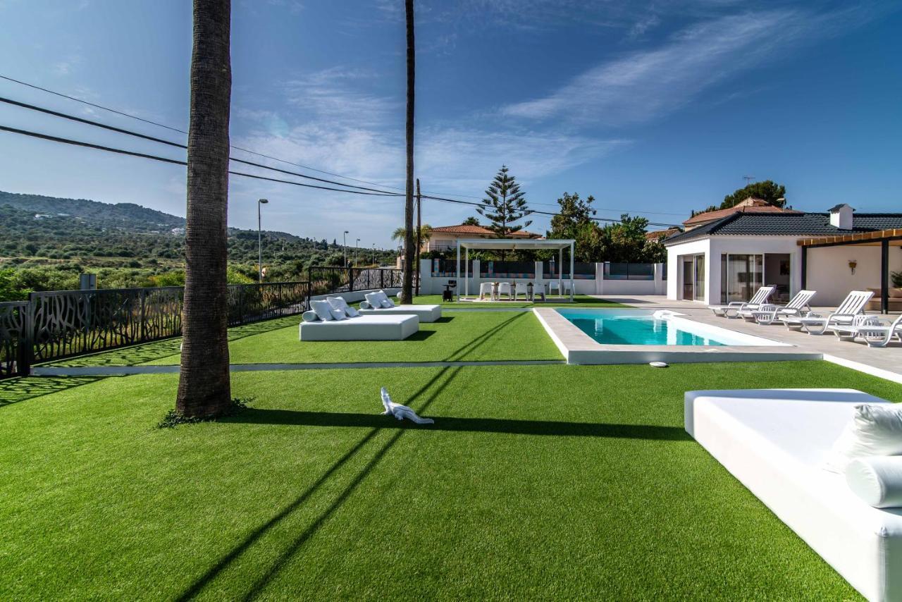 Palm Tree Villa - 5Bdr Paradise Pool / Chill Out Beds Torremolinos Esterno foto