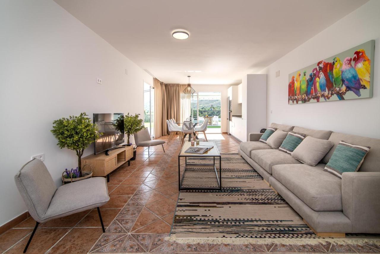 Palm Tree Villa - 5Bdr Paradise Pool / Chill Out Beds Torremolinos Esterno foto