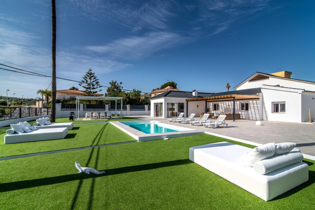 Palm Tree Villa - 5Bdr Paradise Pool / Chill Out Beds Torremolinos Esterno foto