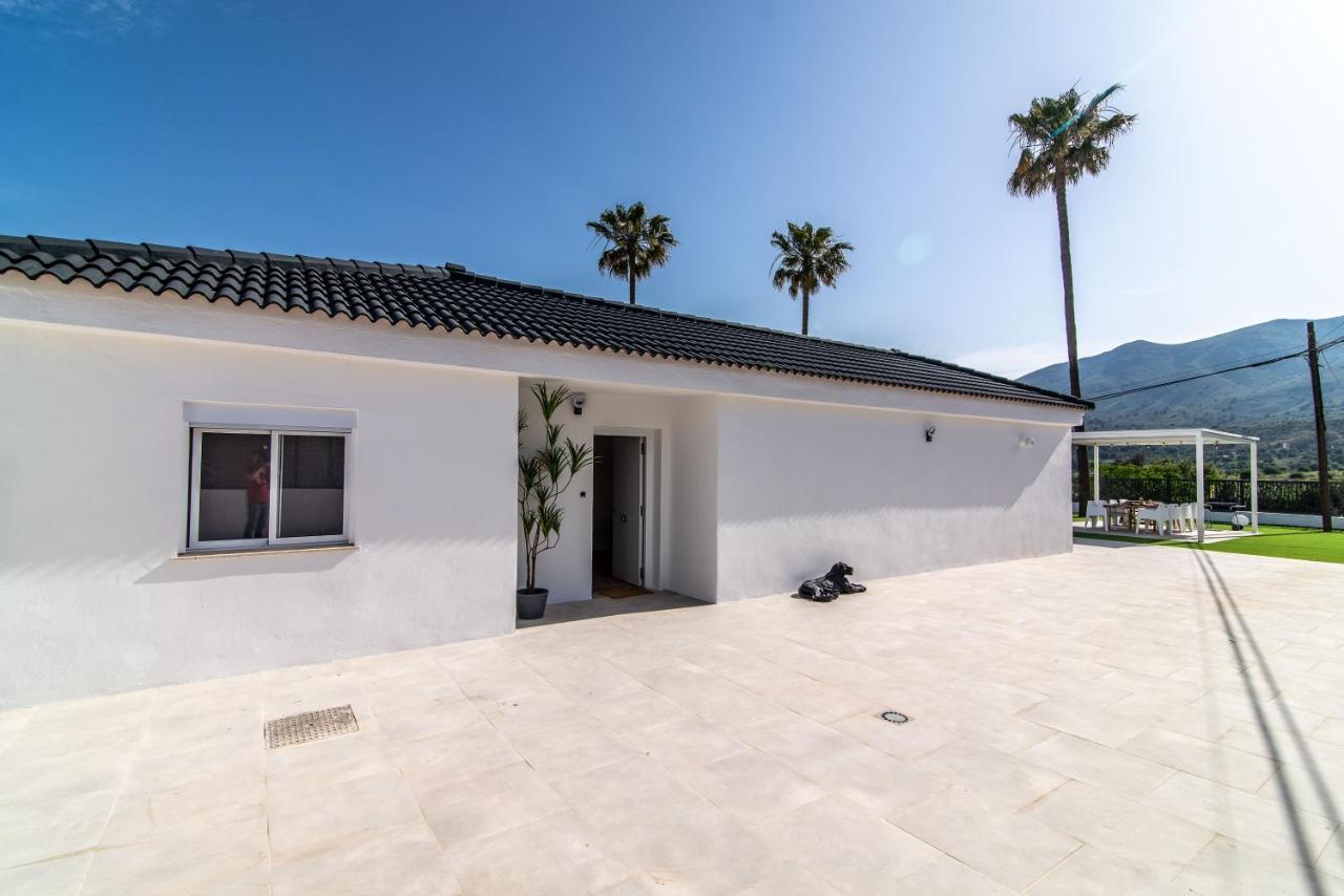 Palm Tree Villa - 5Bdr Paradise Pool / Chill Out Beds Torremolinos Esterno foto